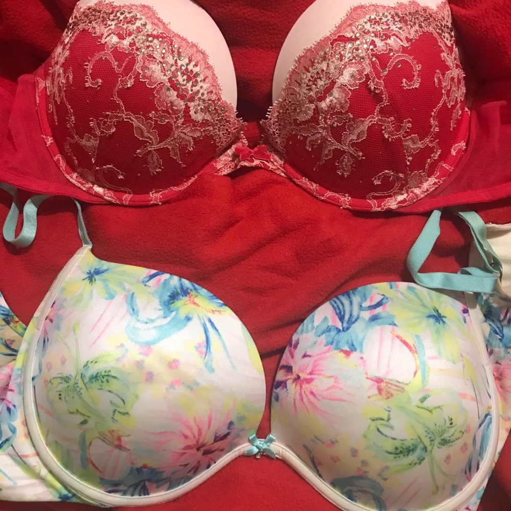 34DD Victoria’s Secret bras